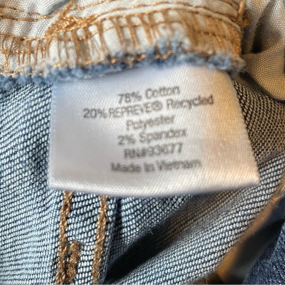 St. John’s Bay 28W plus Size Women’s Straight leg Jeans - Picture 4 of 4